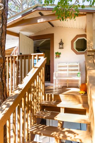 Home by Beach 5 The Treehouse — 4-Star Luxury Hotel in Naples, United States