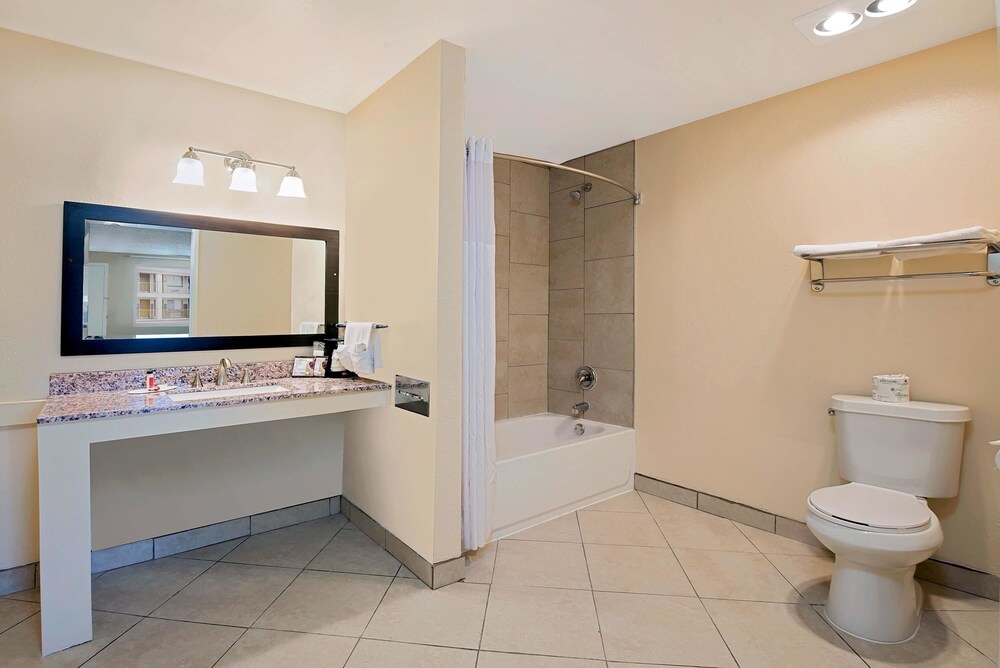 Days Inn Spokane - photo 14