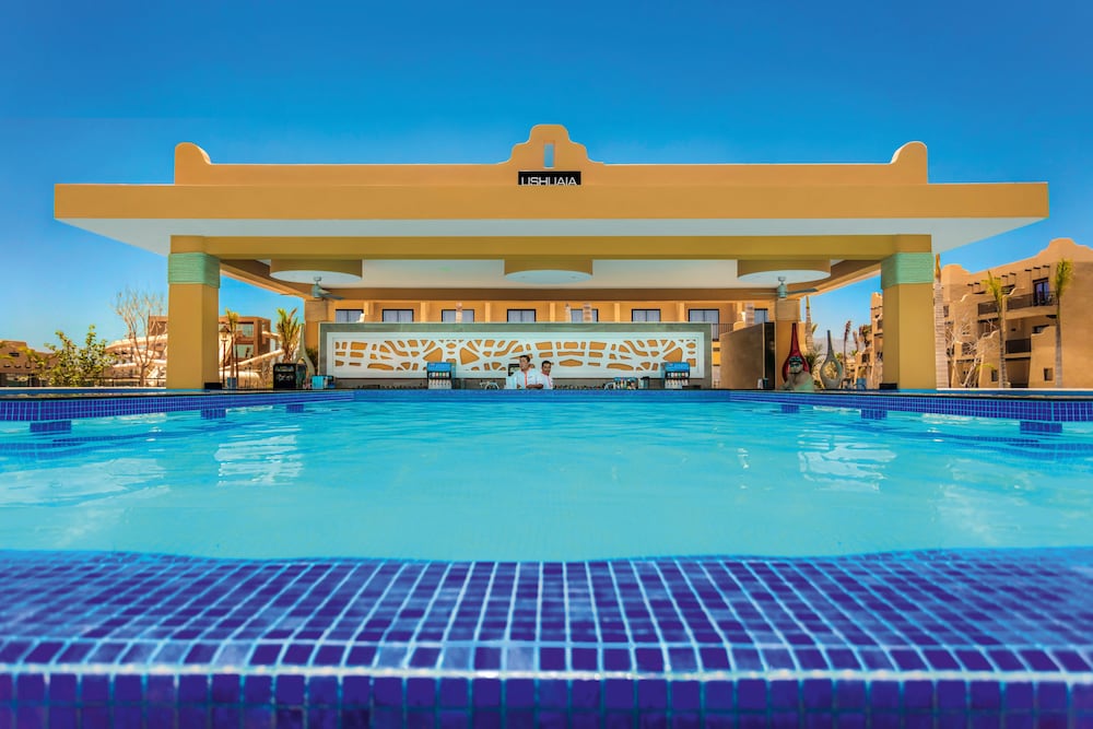 Poolside Bar