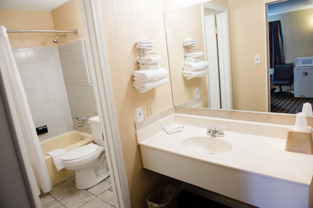 Grand View Plaza Inn & Suites - photo 72