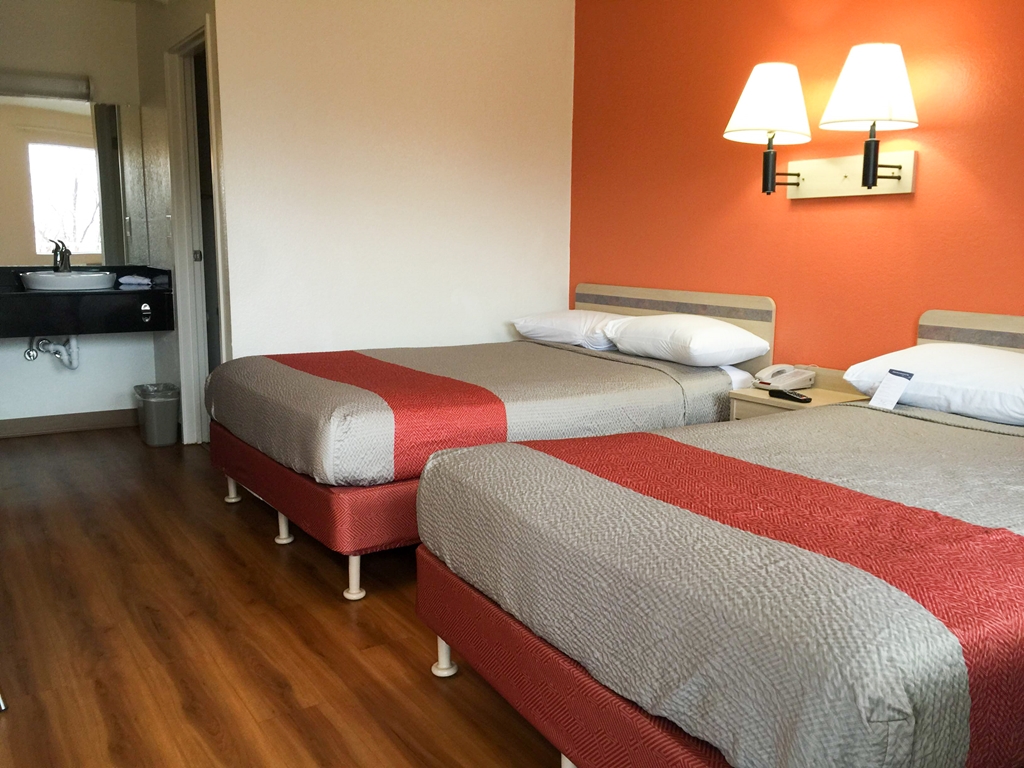 Motel 6 Roseville MN Minneapolis North - photo 8