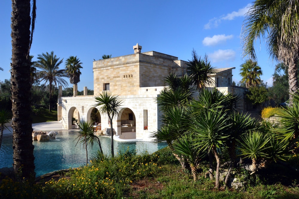 Masseria Quadrelli — 4-Star Luxury Hotel in Sanarica, Italy