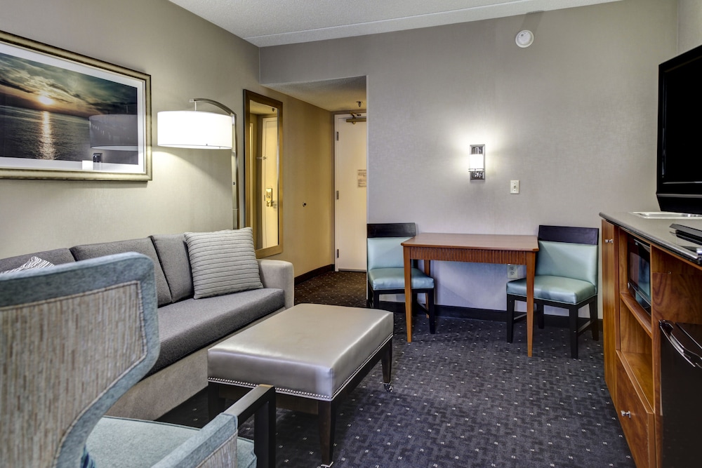 Embassy Suites Williamsburg - photo 10