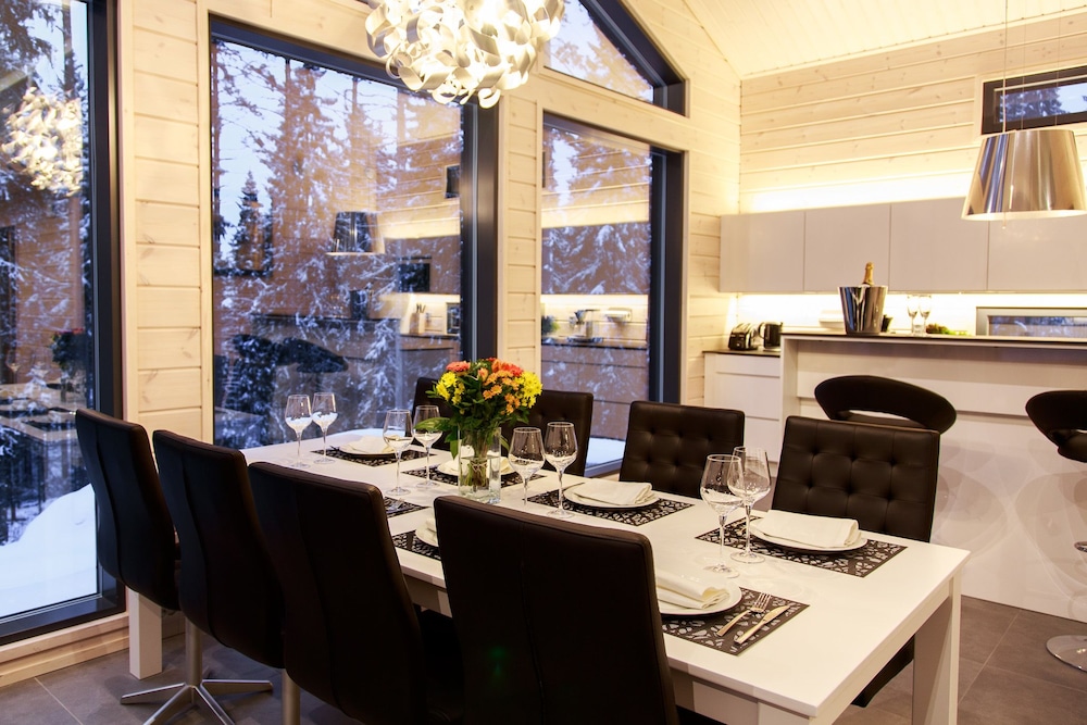 Villa Borealis — 4-Star Luxury Hotel in Paelkaene, Finland