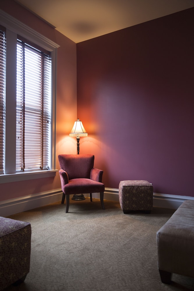 Montvale Hotel - photo 5