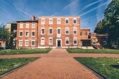 Birchover Bridgford Hall — 4-Star Luxury Hotel in West Bridgford, United Kingdom