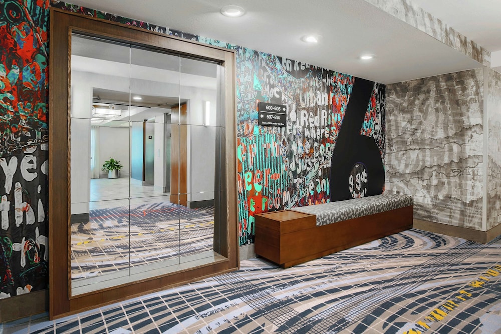 Hampton Inn & Suites Austin Downtown Convention Center - photo 3