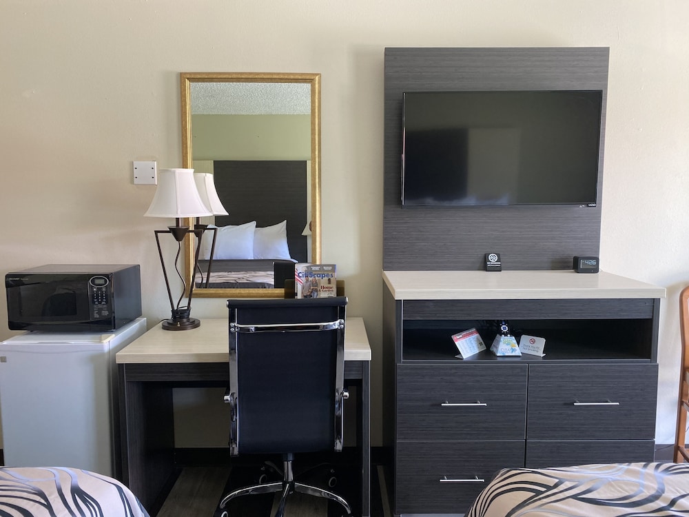 Regency 7 Motel - photo 4