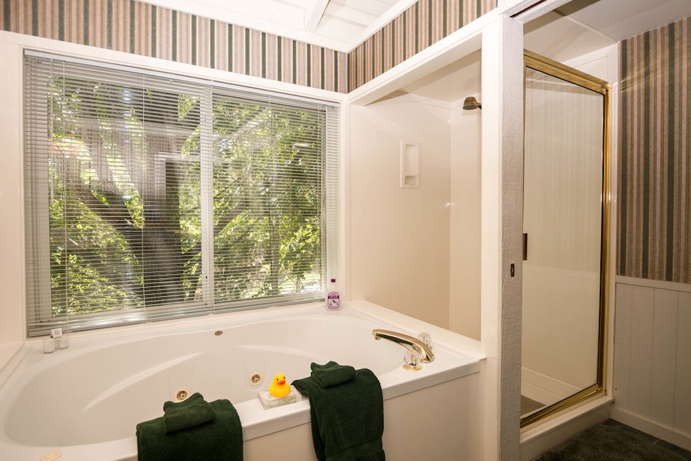 Beaver Lake Cottages - photo 42