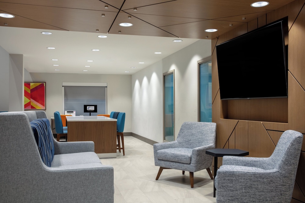 Holiday Inn Express & Suites Turlock Highway 99 - photo 15