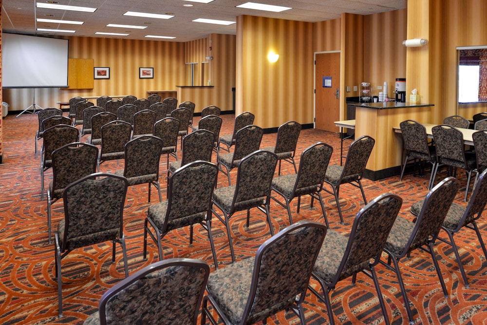 Hampton Inn Chicago Carol Stream - photo 31
