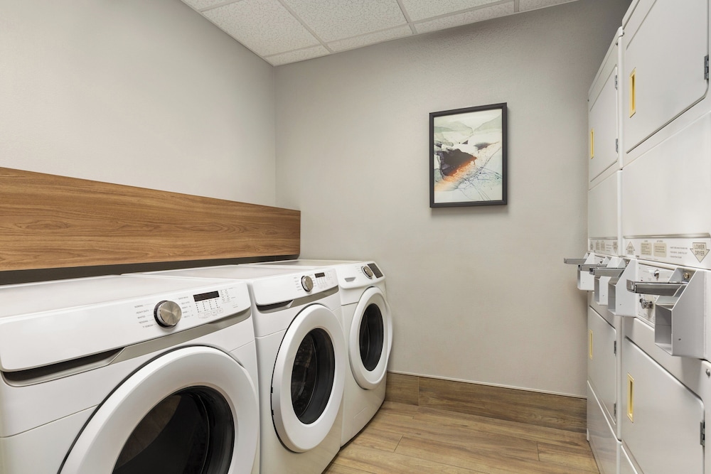 Candlewood Suites Tuscaloosa by IHG - photo 67