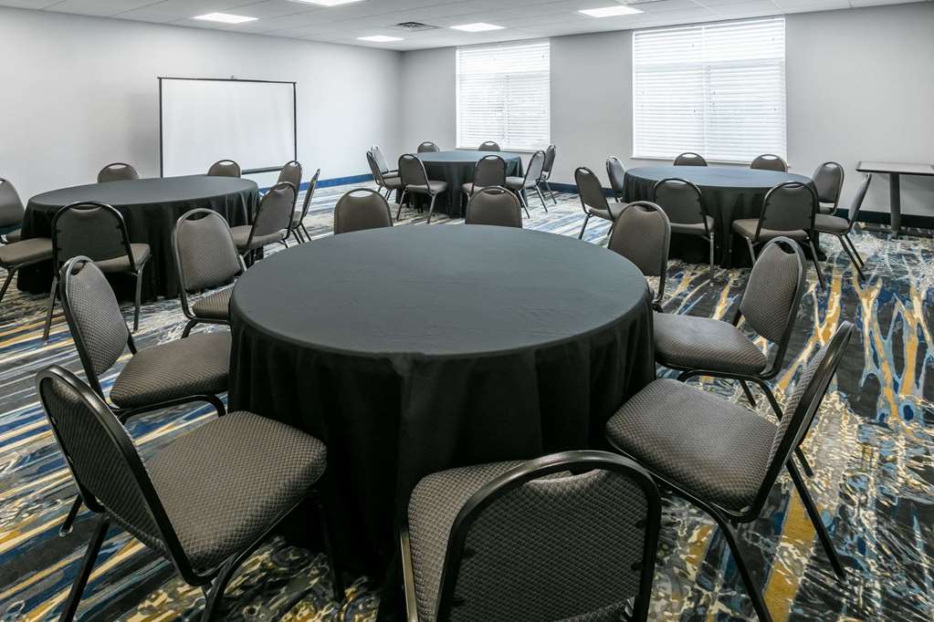 Wingate by Wyndham Dallas Love Field - photo 15