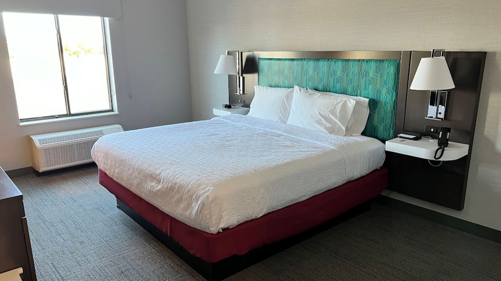 Hampton Inn Montrose - photo 16