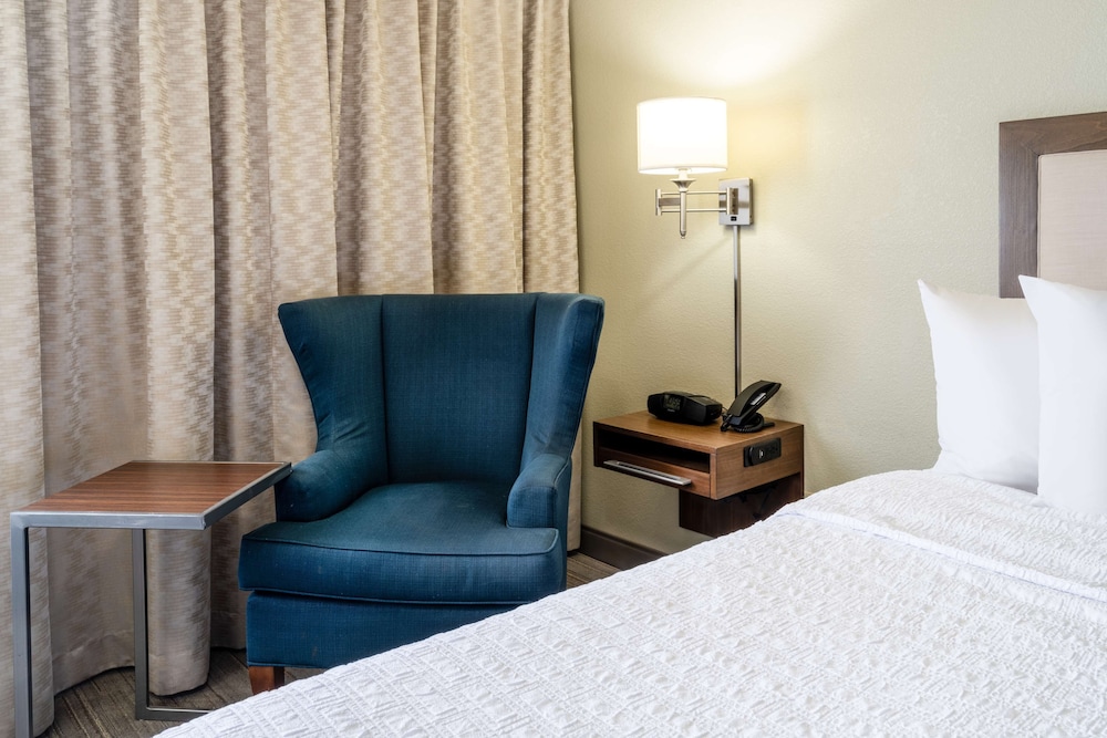 Hampton Inn by Hilton Irvine East Lake Forest - photo 7
