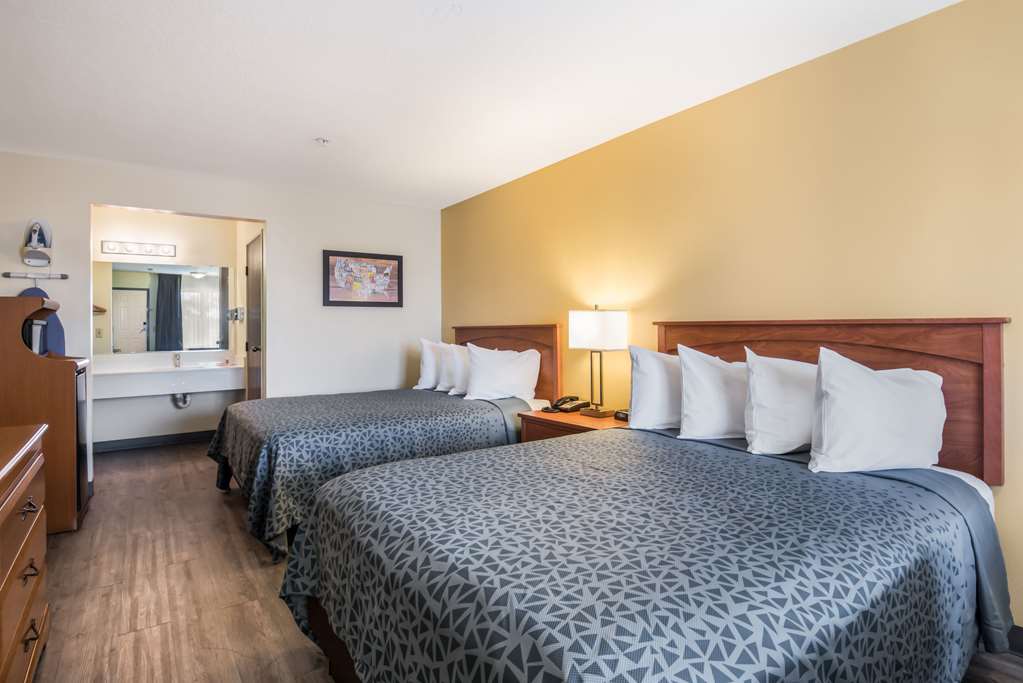 Econo Lodge Inn & Suites Lodi Wine Country Area - photo 11