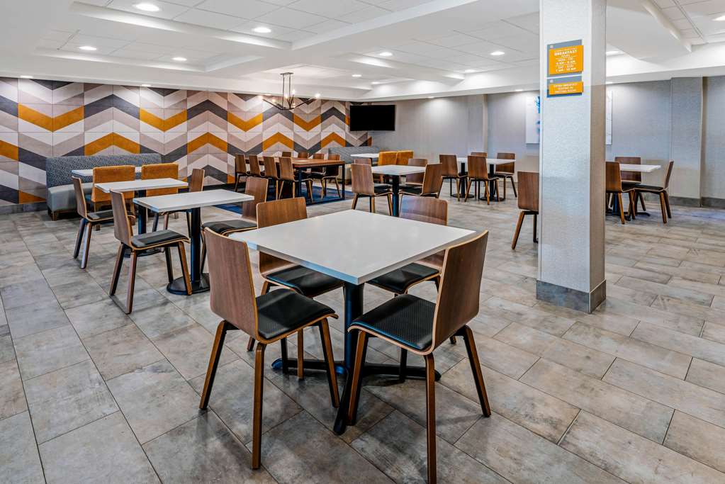 La Quinta Inn & Suites by Wyndham Kennewick - photo 41