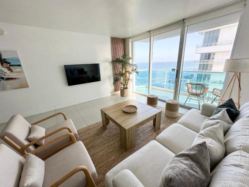 Amplio y moderno departamento con acceso directo a la playa — 4-Star Luxury Hotel in Hollywood, United States