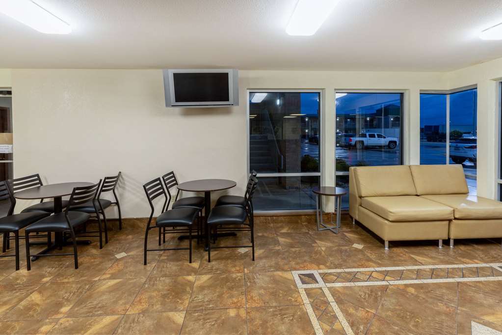 Super 8 by Wyndham Seguin - photo 5