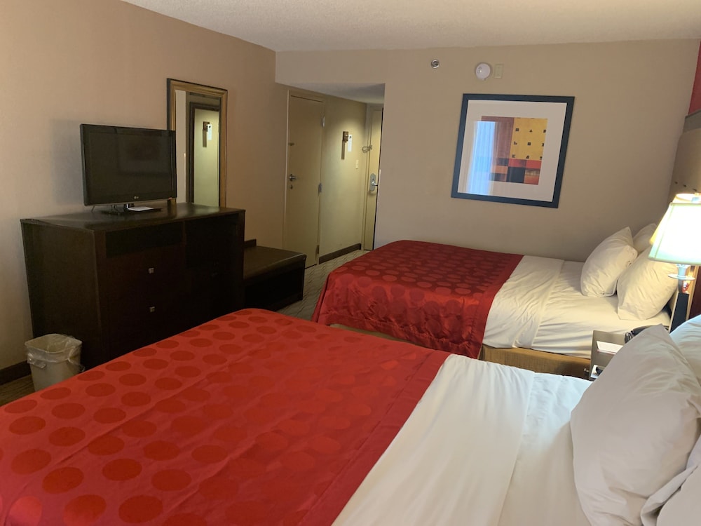 Ramada by Wyndham Gainesville - photo 4