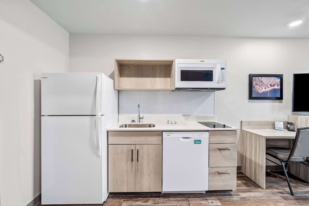 Woodspring Suites Fort Myers Cape Coral - photo 33