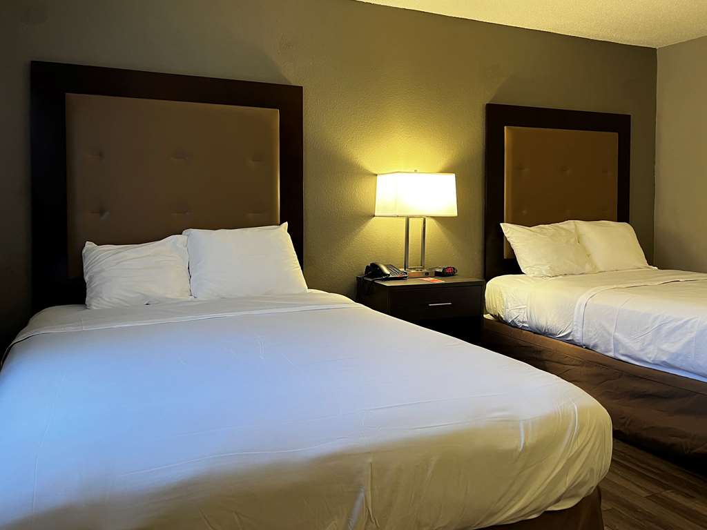 Econo Lodge - photo 6