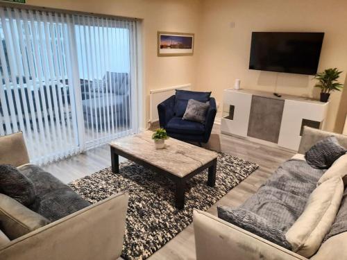 Luxury 5 bed House near NEC & BHX — 4-Star Luxury Hotel in Solihull, United Kingdom