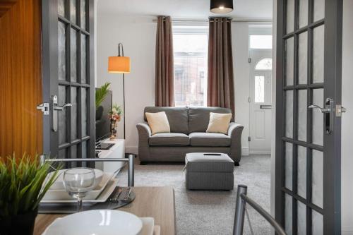Cudworth House Barnsley for contractors & Families off road parking fast WIFI etc — 4-Star Luxury Hotel in Barnsley, United Kingdom