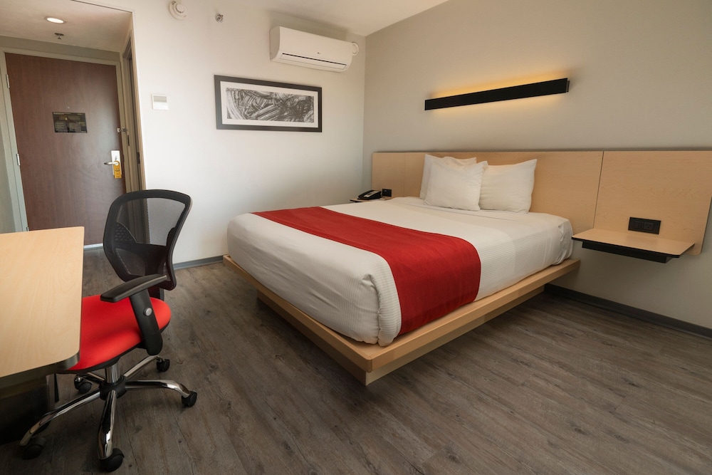 City Express by Marriott Santiago Aeropuerto Chile in Santiago, Chile