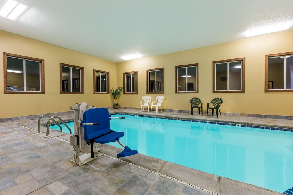 Western Inn & Suites - photo 13