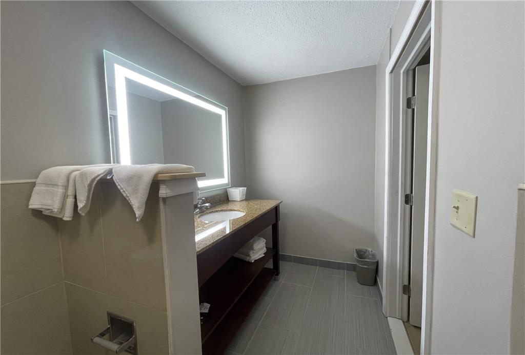 Days Inn & Suites by Wyndham York - photo 21