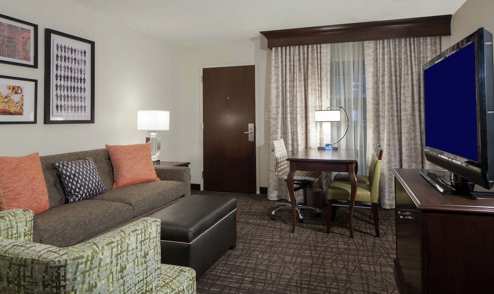 Embassy Suites by Hilton Philadelphia Airport - photo 22