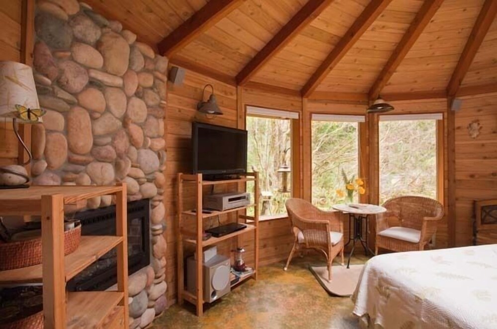 Stormking Hotel at Mt. Rainier - photo 7