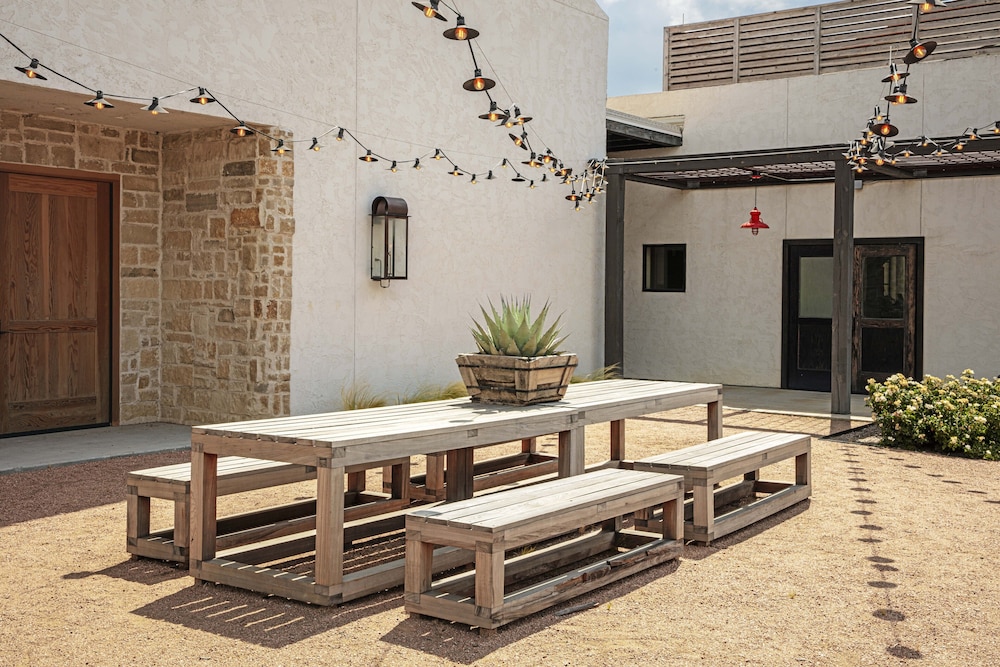 Texican Court by Valencia Hotel Collection - photo 31