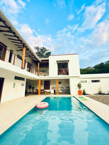 Villa Paulina — 4-Star Luxury Hotel in Honda, Colombia