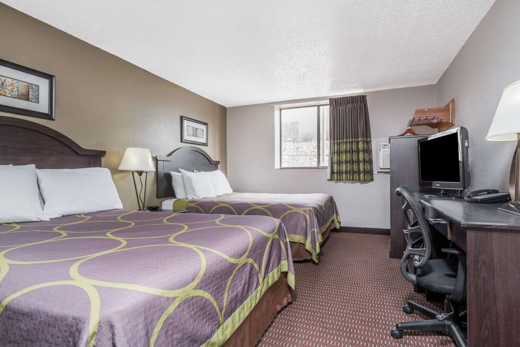 Super 8 by Wyndham Bismarck - photo 8