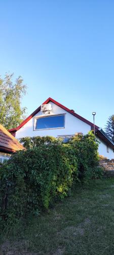 Mali Raj in Beska, Serbia