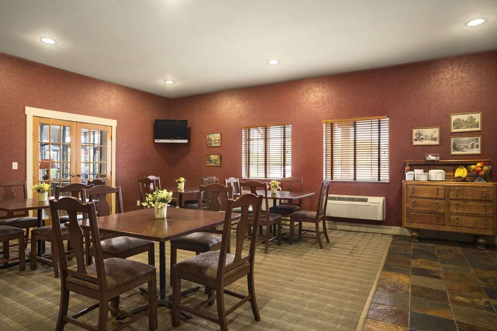 Super 8 by Wyndham Troy - photo 20