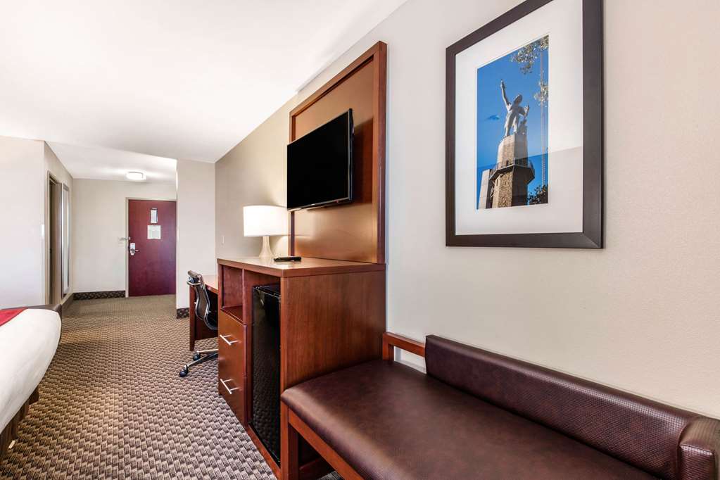Comfort Suites Tuscaloosa near University - photo 17