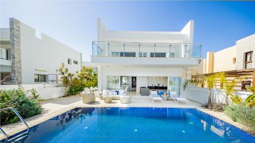 Oceanview Luxury Villa 100