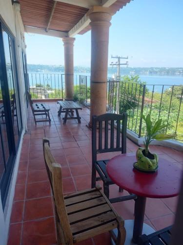 Hotel La Laguna — Tequesquitengo