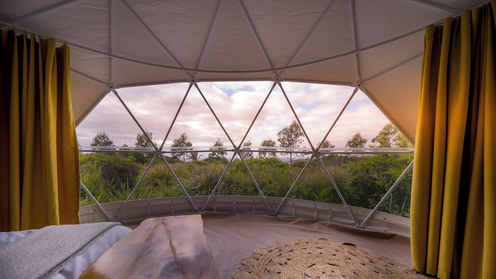 Little Beach Resort - carbon neutral hotel in St Helens