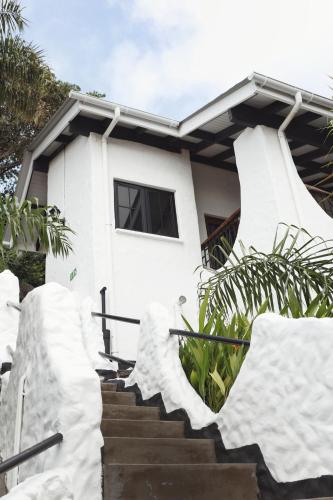 The Salty Palms — 4-Star Luxury Hotel in Beau Vallon, Seychelles