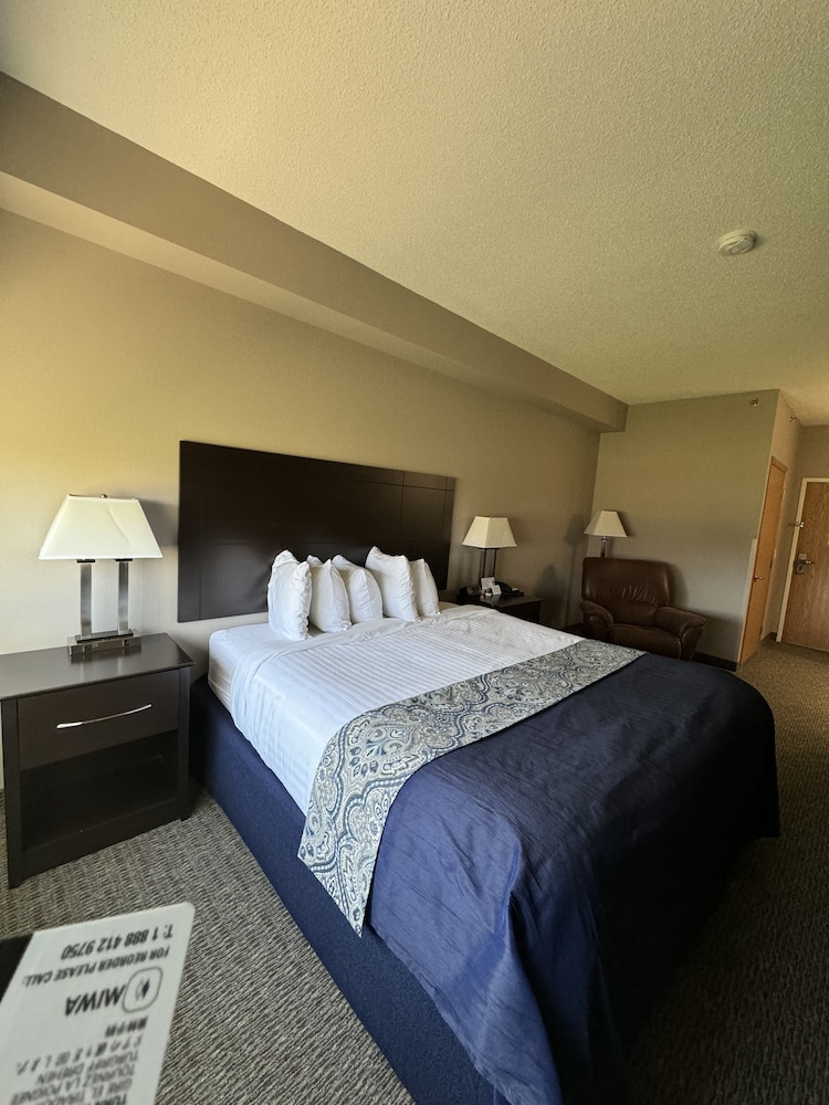 Garner Inn & Suites - photo 7