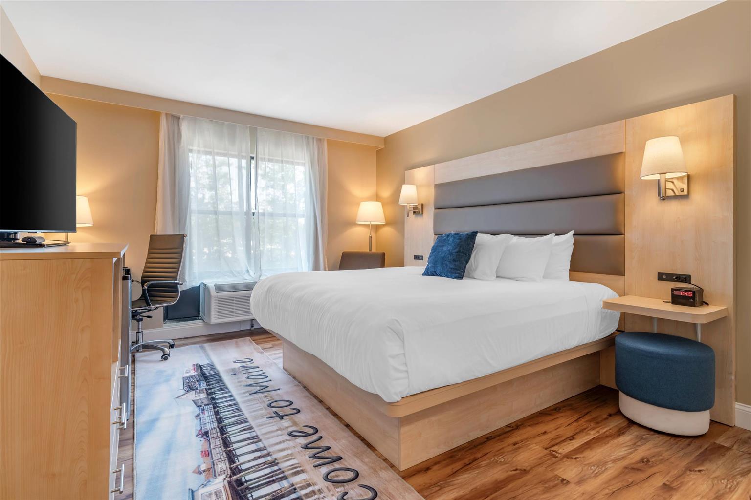 Casco Bay Hotel Portland Airport Maine Mall an Ascend Collection Hotel - photo 12