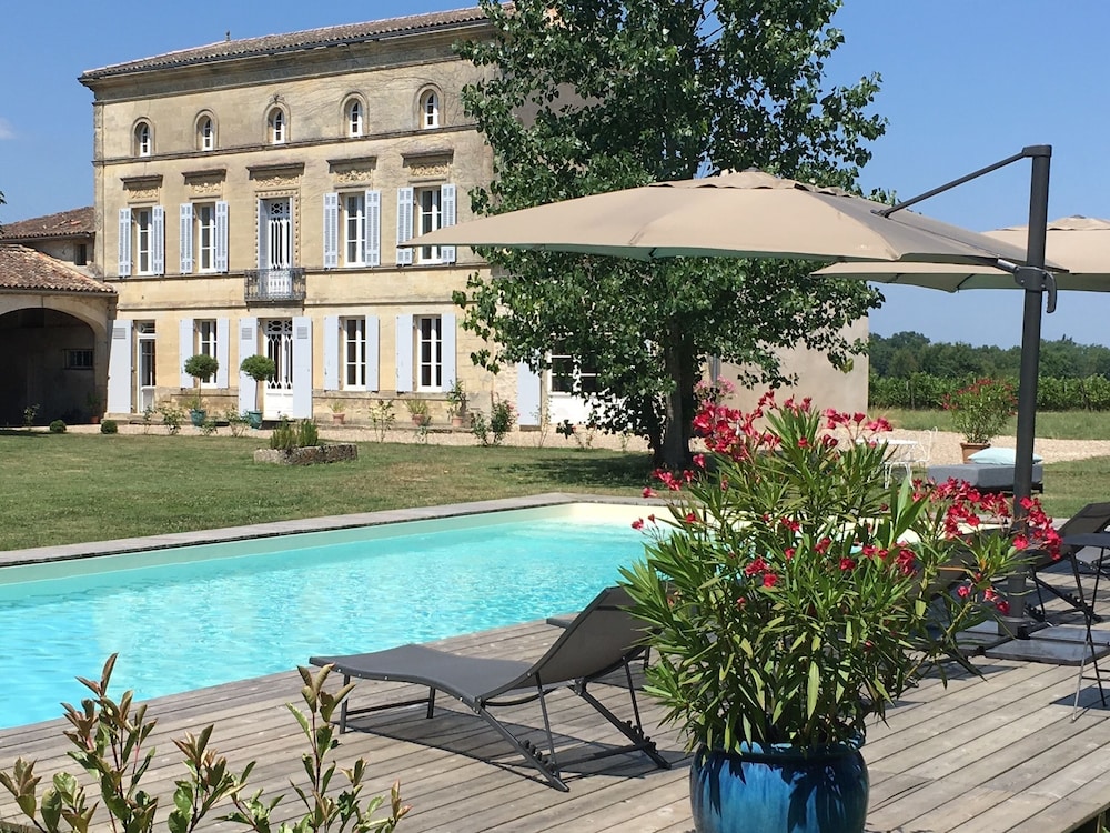 Chateau La Maronne — 4-Star Luxury Hotel in Mauriac, France