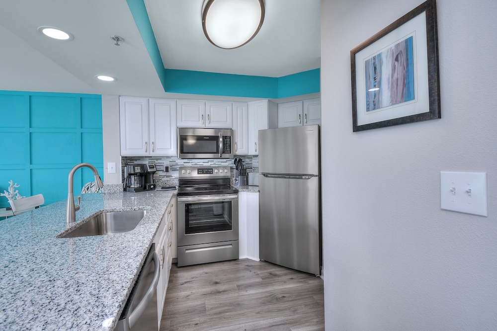 Units at Carolinian Beach Resort by Elliott Beach Rentals - photo 19
