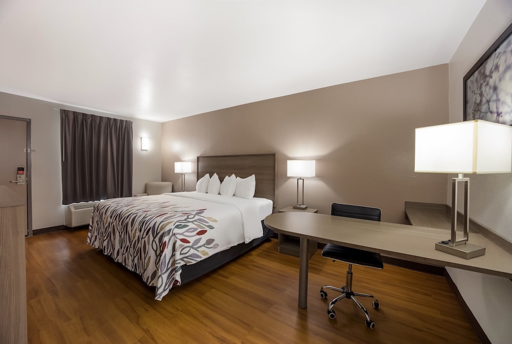 Red Roof Inn & Suites Thomasville - photo 7