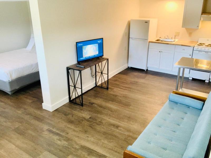 The Lancaster Motel - photo 24