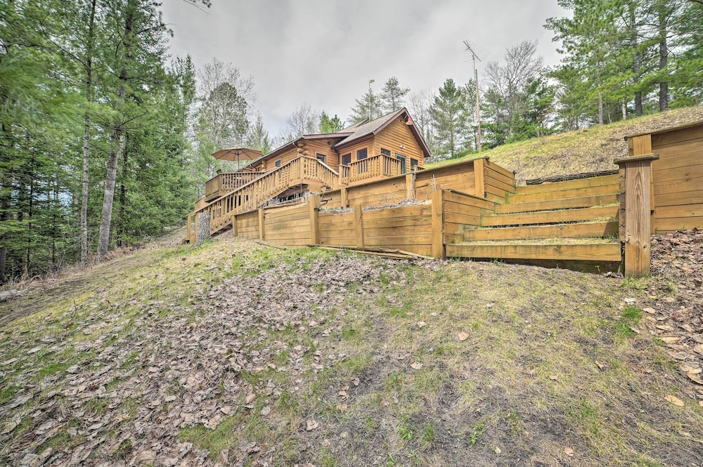 Riverfront Lewiston Cabin W Stone Fireplace 17929420 — Mio